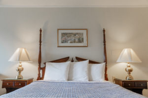 Queen Guest Room